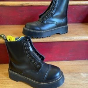 Dr. Martens Sinclair 8
